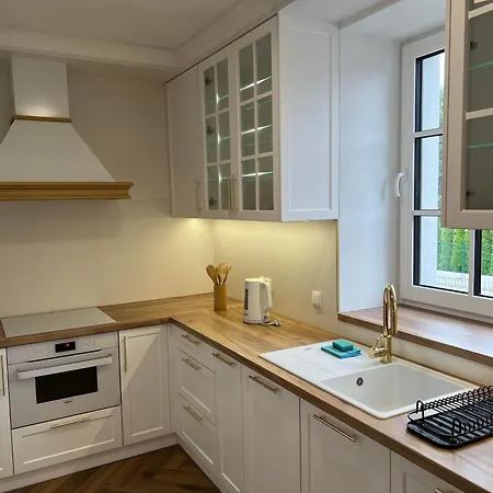 Apartament Pod Debami *